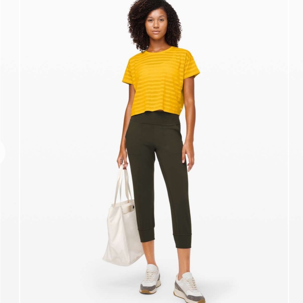 Lululemon Cates Tee *Mesh in Honeycomb